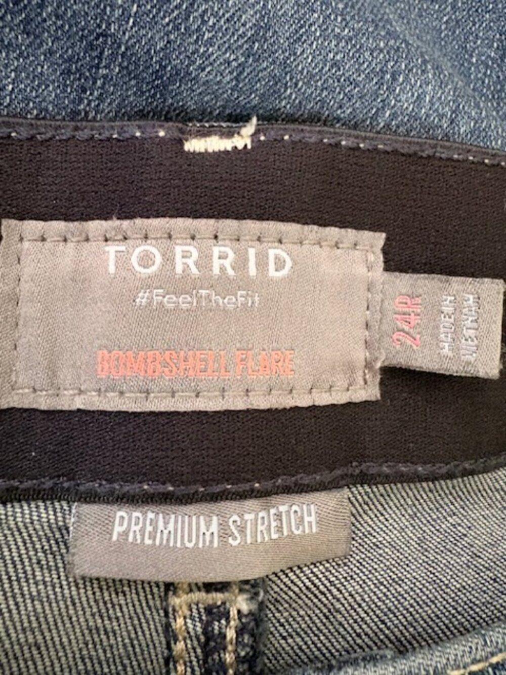 TORRID womens bombshell flare premium stretch medium wash denim jeans 24R NEW - Picture 4 of 7